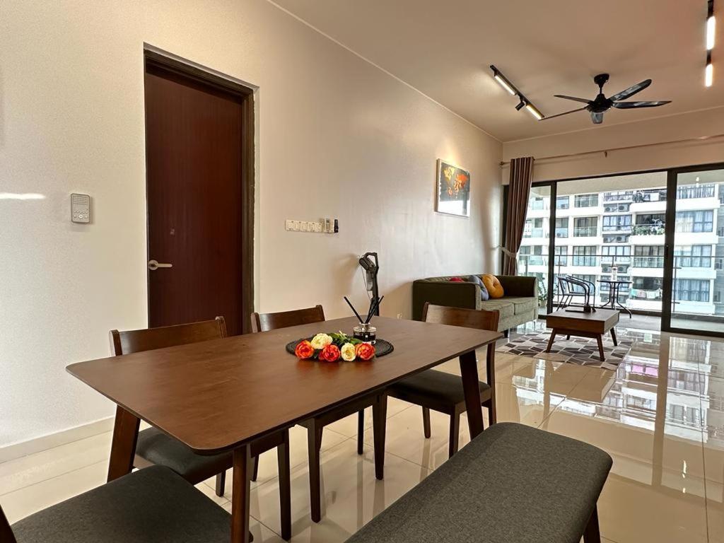 Dangabay 3bedroom Balcony Wifi Netflix High Floor Pangsapuri *